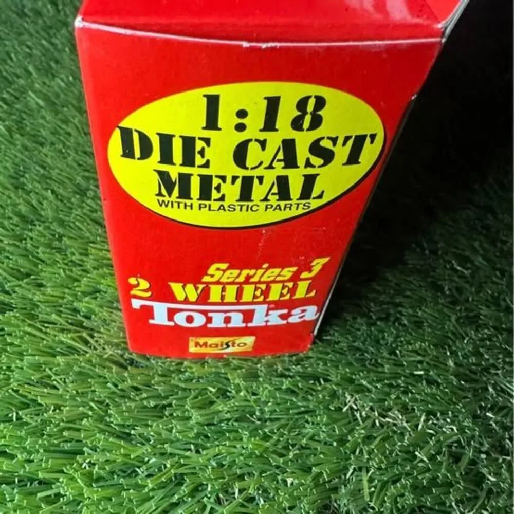 Maisto TONKA 2 WHEEL - Series 3   1/18 Diecast metal Motorcycle Red